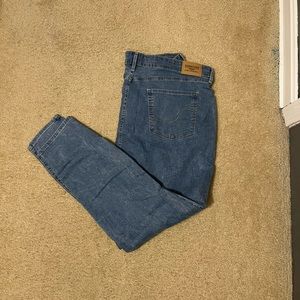 Never worn Levi jeans in 22w